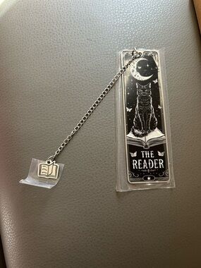 NWT The Reader Cat Bookmark-Black & Silver